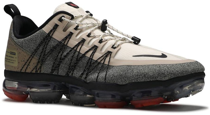 ナイキ エア ヴェイパーマックス ユーティリティ “ペールアイボリー” AQ8810-101 Lookbook ナイキ エア ヴェイパーマックス ユーティリティ “ペールアイボリー” AQ8810-101