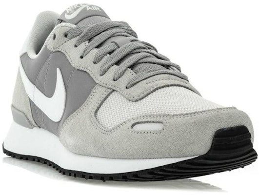 ナイキ エア ボルテックス グレー (Nike Ea Borutekkusu Gure-) 903896-011 Lookbook ナイキ エア ボルテックス グレー (Nike Ea Borutekkusu Gure-) 903896-011