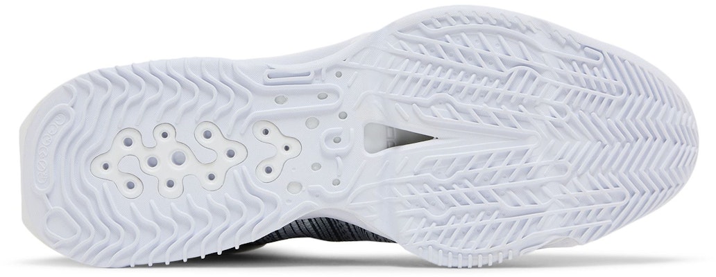 Nike Air Zoom G.T. Jump 2 防滑耐磨 低筒 籃球鞋 男款 灰黑白 Shop Nike Air Zoom G.T. Jump 2 防滑耐磨 低筒 籃球鞋 男款 灰黑白