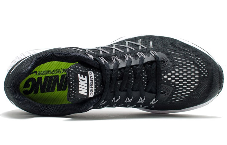 Lookbook Nike Air Zoom Pegasus 32 'Hitam' 749340-001