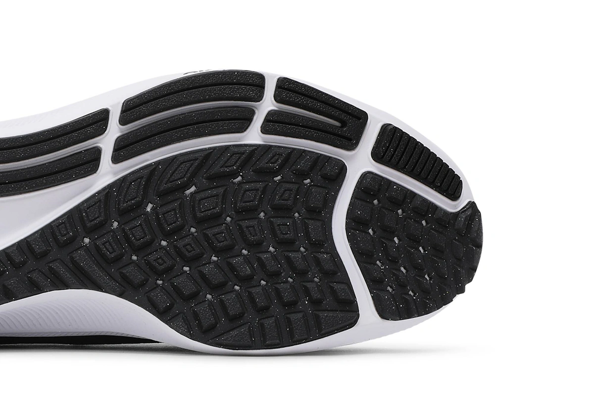 Nike Air Zoom Pegasus 38 'Black White'