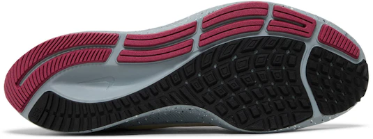 Shop 耐吉 Air Zoom Pegasus 38 'Running Club - Sail' DO2337-100
