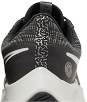 Nike Air Zoom Pegasus 38 Shield 'Hitam Putih' DC4073-001 Sizing Nike Air Zoom Pegasus 38 Shield 'Hitam Putih' DC4073-001