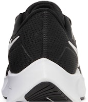 Nike Air Zoom Pegasus 38 TB 'Hitam Putih' CZ1893-001 Sizing Nike Air Zoom Pegasus 38 TB 'Hitam Putih' CZ1893-001