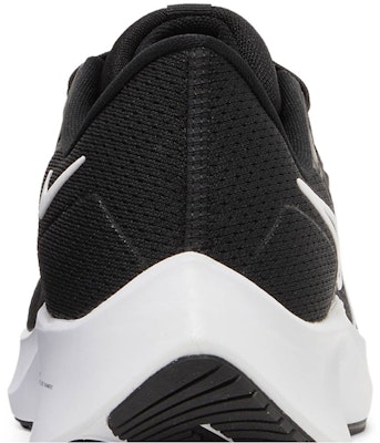 Nike Air Zoom Pegasus 38 TB 'Hitam Putih' CZ1893-001 Sizing Nike Air Zoom Pegasus 38 TB 'Hitam Putih' CZ1893-001