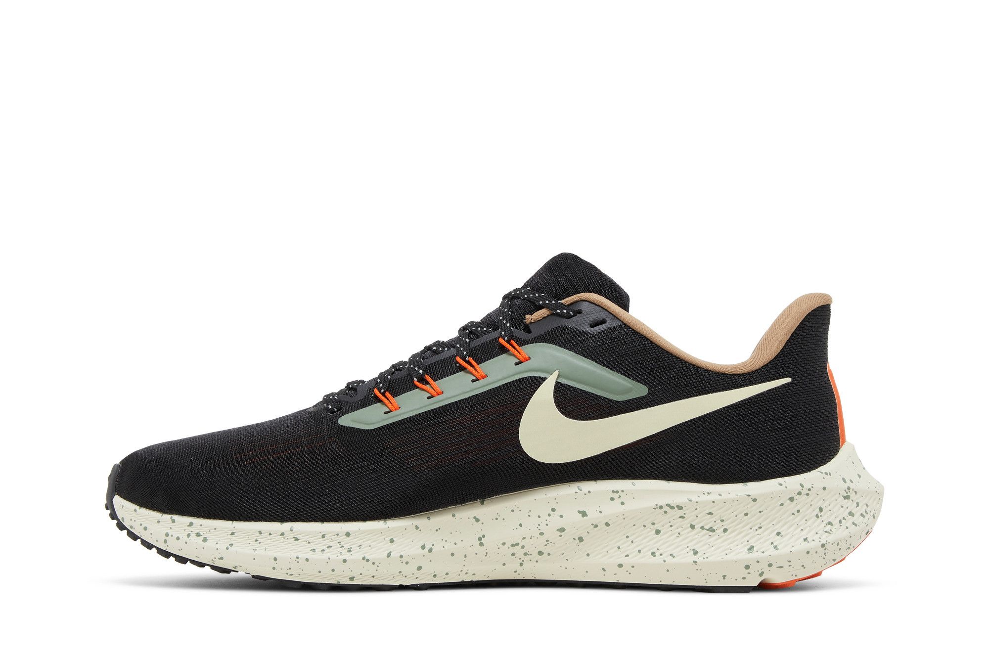 Shop Nike Air Zoom Pegasus 39 '黑白橘' DX6039-071
