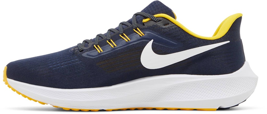 나이키 에어 줌 페가수스 39 '미시간' DR1964-400 Lookbook 나이키 에어 줌 페가수스 39 '미시간' DR1964-400