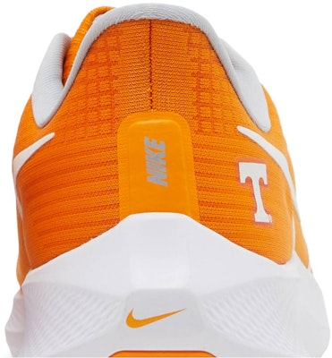 Nike Air Zoom Pegasus 39 '田納西州' DR1975-800 Sizing Nike Air Zoom Pegasus 39 '田納西州' DR1975-800