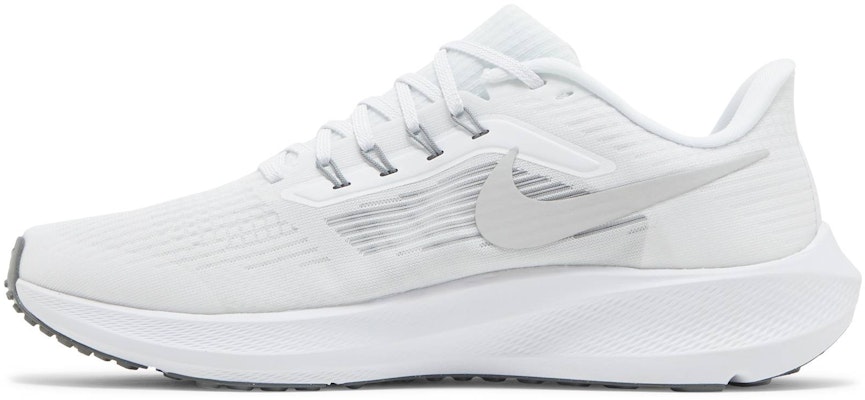 Nike Air Zoom Pegasus 39 'Putih Kelabu Kabus' DH4071-100 Lookbook Nike Air Zoom Pegasus 39 'Putih Kelabu Kabus' DH4071-100