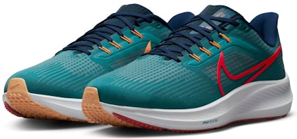 나이키 에어 줌 페가수스 39 와이드 '스프루스 크림슨' DM0174-302 Lookbook 나이키 에어 줌 페가수스 39 와이드 '스프루스 크림슨' DM0174-302