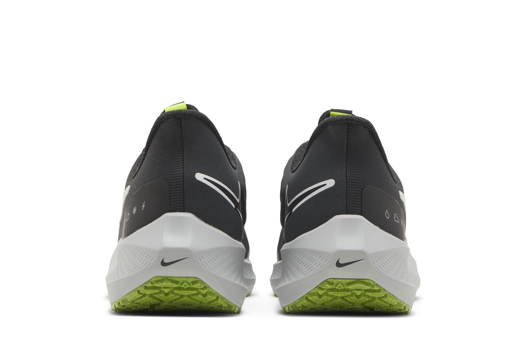 Sizing 耐克Air Zoom Pegasus 39 Shield“黑色暗烟灰” DO7625-002
