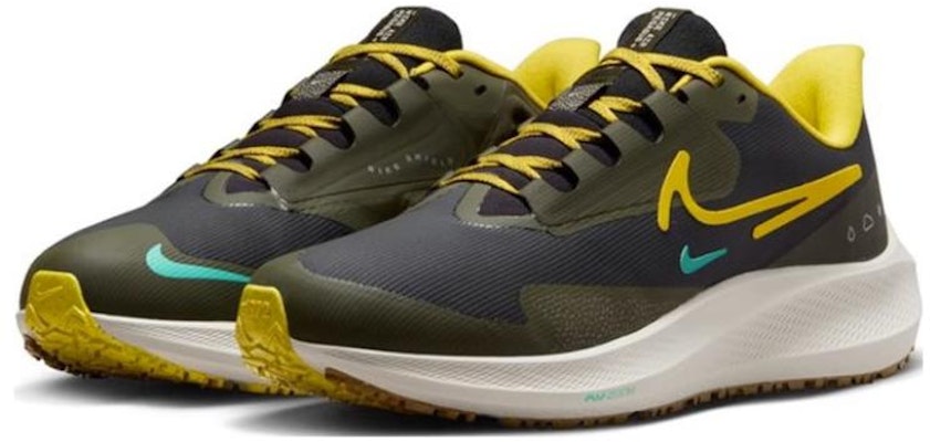 耐克 Air Zoom Pegasus 39 Shield '黑色亮硫磺' FV8107-070 Lookbook 耐克 Air Zoom Pegasus 39 Shield '黑色亮硫磺' FV8107-070