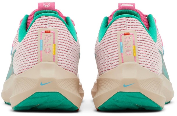 Nike Air Zoom Pegasus 40 'Familia' Zapatillas Running FN0599-100 Details for Nike Air Zoom Pegasus 40 'Familia' Zapatillas Running FN0599-100