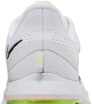 Nike Air Zoom Pegasus Premium Putih Volt Hitam HQ2592-105 Sizing Nike Air Zoom Pegasus Premium Putih Volt Hitam HQ2592-105