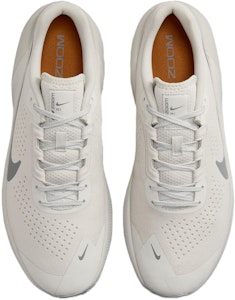 Nike Air Zoom TR1 'Light Bone Monarch' Sepatu Pria DX9016-009 Sizing Nike Air Zoom TR1 'Light Bone Monarch' Sepatu Pria DX9016-009