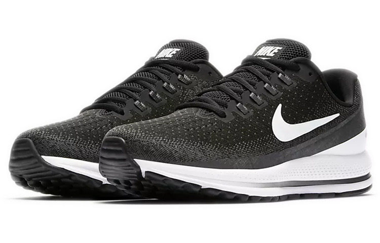 Lookbook 耐克 Air Zoom Vomero 13 '黑色鸢尾' 922908-001