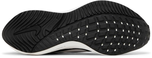 나이키 에어 줌 보메로 16 '블랙 화이트' DA7245-001 Shop 나이키 에어 줌 보메로 16 '블랙 화이트' DA7245-001