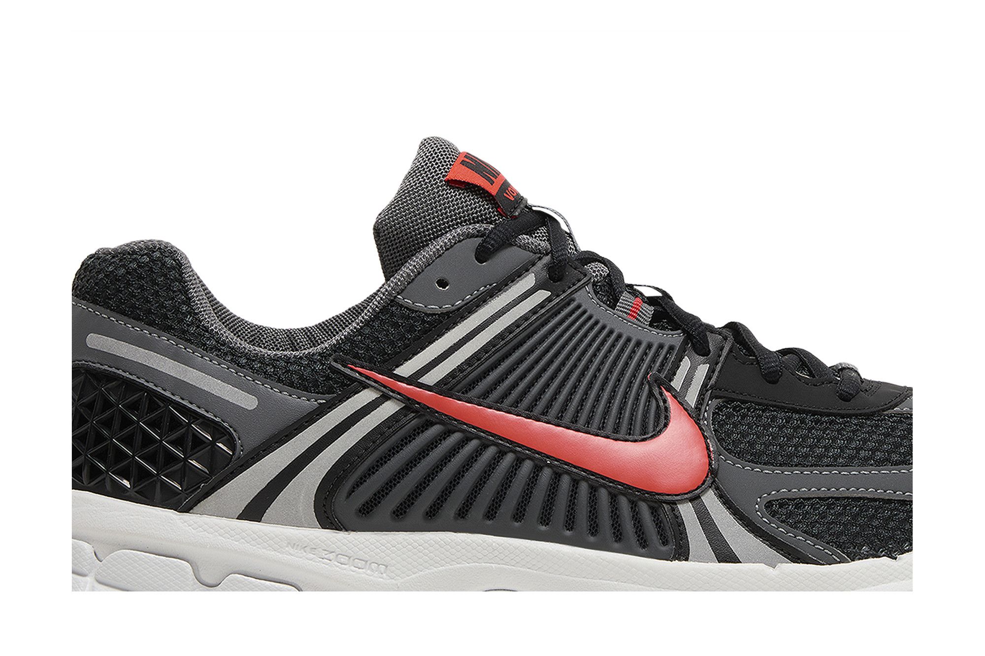 Shop ナイキ エア ズーム ボメロ 5 "ブラック/ピカンテレッド" FB9149-001