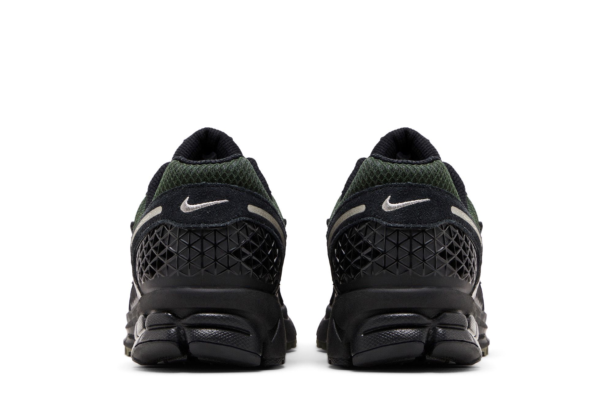 Sizing Nike Air Zoom Vomero 5 'Black Sequoia' HV2527-001