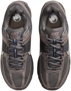Nike Air Zoom Vomero 5 'Cave Stone' Pria/Wanita Sepatu Olahraga HF5493-201 Shop Nike Air Zoom Vomero 5 'Cave Stone' Pria/Wanita Sepatu Olahraga HF5493-201