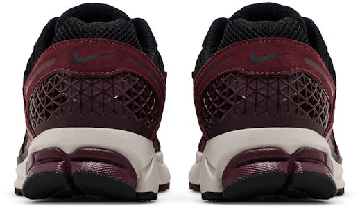 Nike Air Zoom Vomero 5 'Dark Team Red' Sepatu Sneakers Pria/Wanita HF1553-601 Details for Nike Air Zoom Vomero 5 'Dark Team Red' Sepatu Sneakers Pria/Wanita HF1553-601