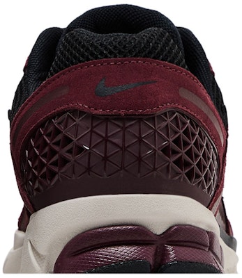 Nike Air Zoom Vomero 5 'Dark Team Red' HF1553-601 Sizing Nike Air Zoom Vomero 5 'Dark Team Red' HF1553-601