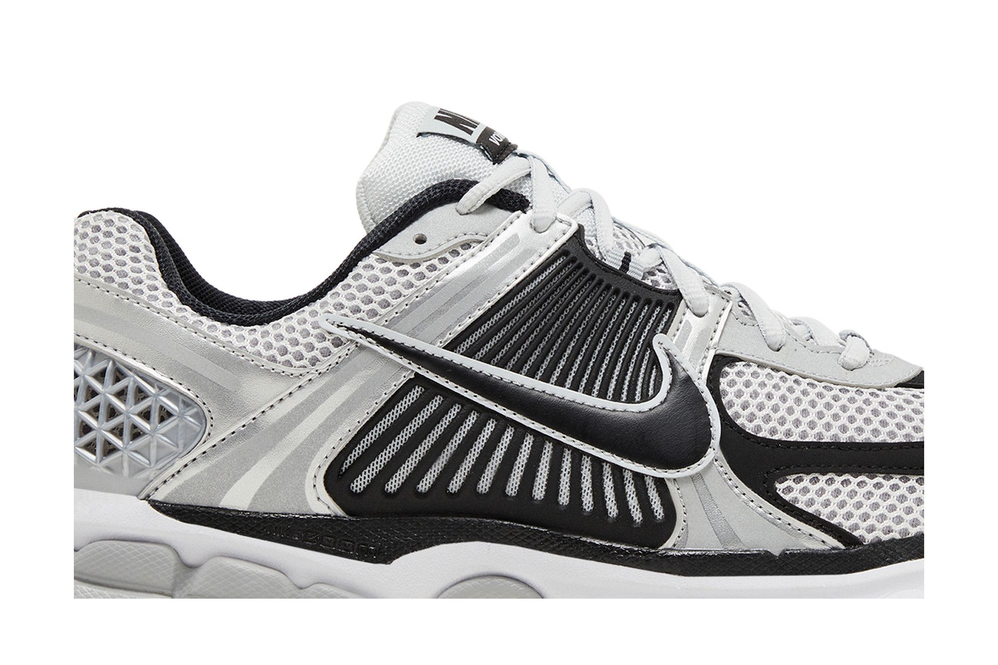 Lookbook Nike Air Zoom Vomero 5 'Metallic Silver Black' FJ4151-004