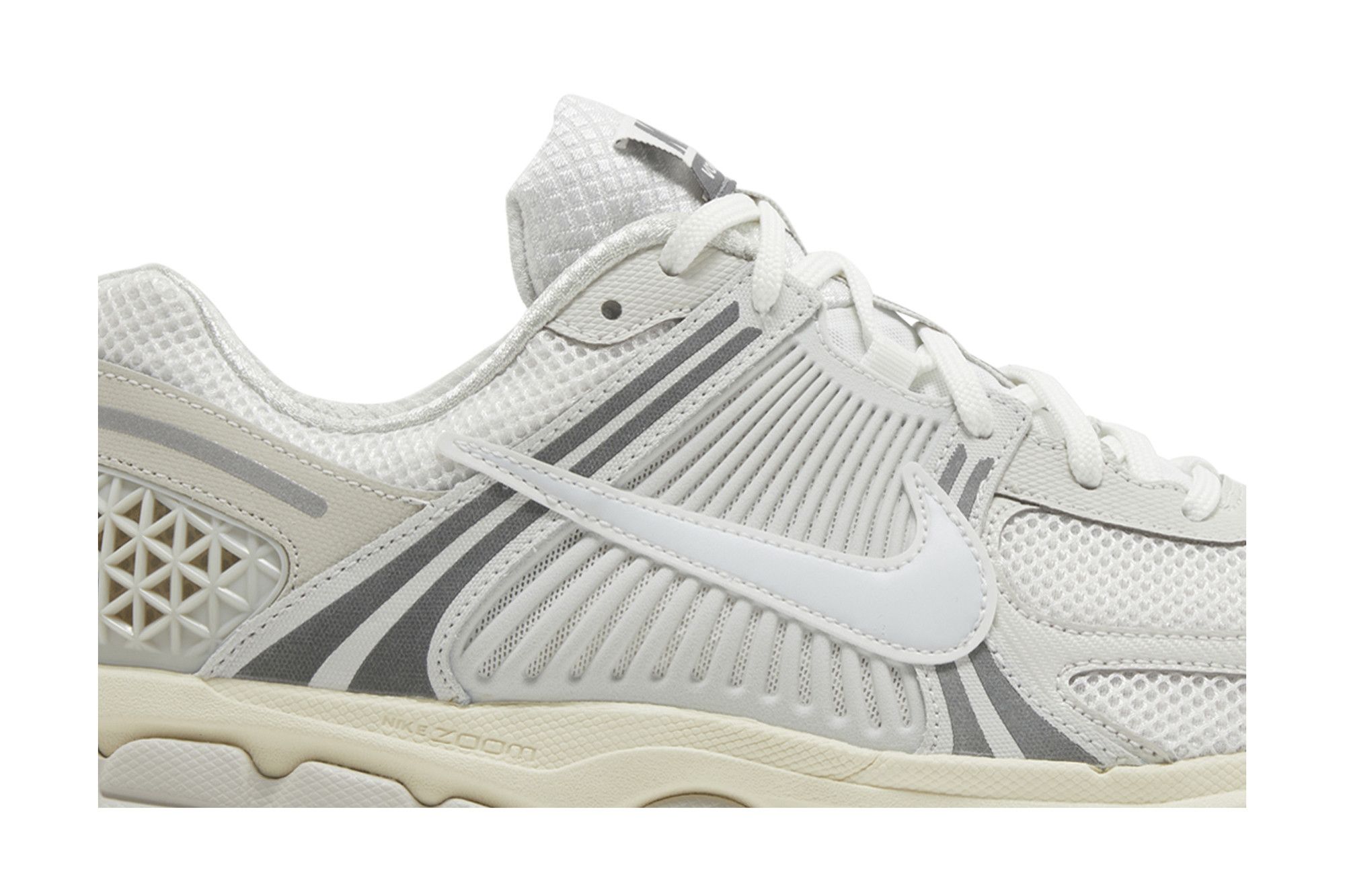 Lookbook Nike Air Zoom Vomero 5 'Platinum Tint' HF0731-007