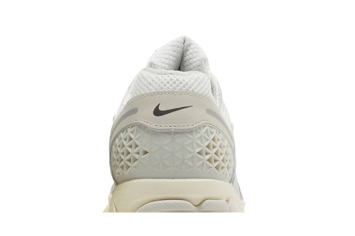 Nike Air Zoom Vomero 5 'Platinum Tint'
