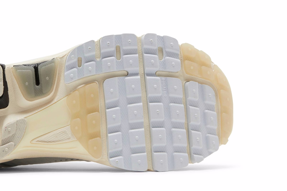 Nike Air Zoom Vomero 5 'Supersonic'