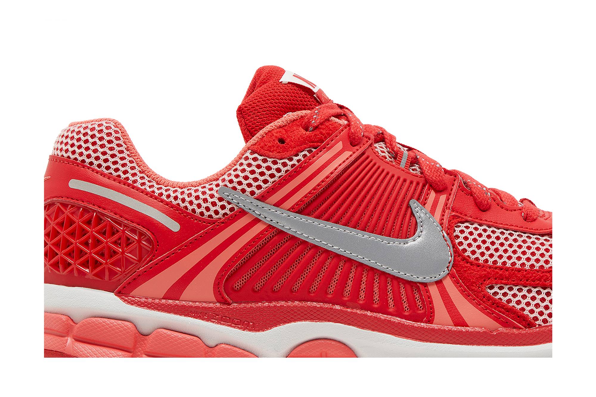 Order Nike Air Zoom Vomero 5 'Merah Universitas' FN6833-657