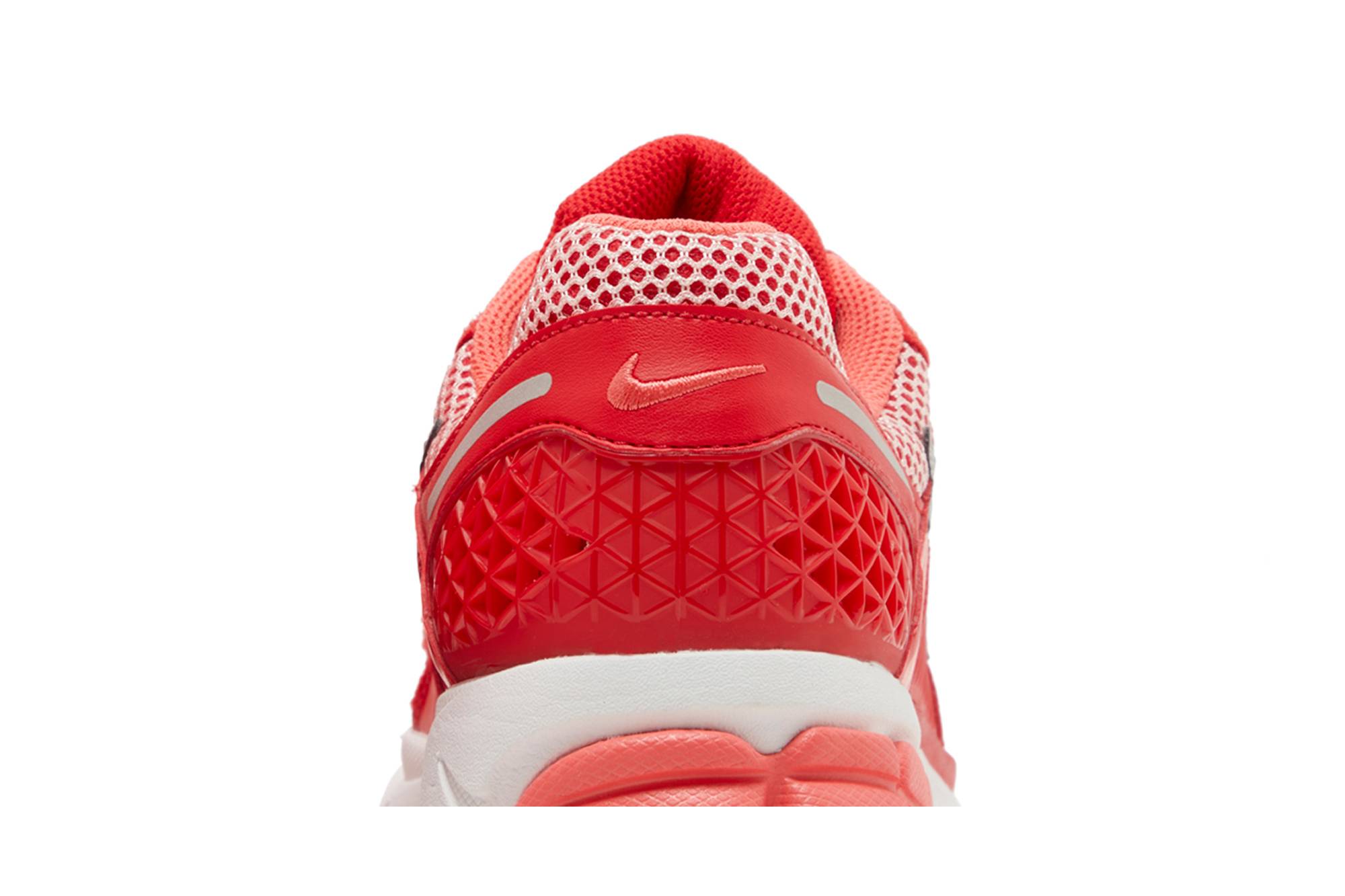 Sizing Nike Air Zoom Vomero 5 'Merah Universitas' FN6833-657