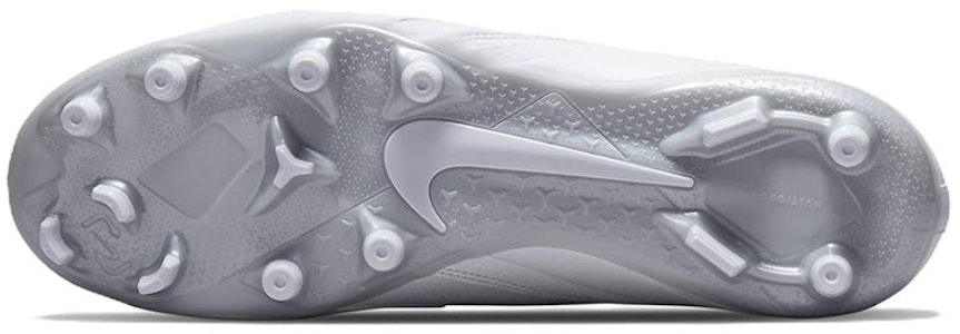 Nike Alpha Huarache 8 Varsity 'Putih Metalik Perak' CZ6558-100 Details for Nike Alpha Huarache 8 Varsity 'Putih Metalik Perak' CZ6558-100