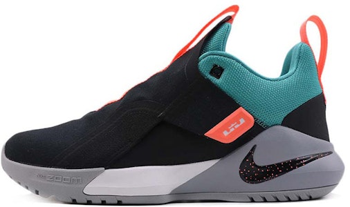 Nike Ambassador 11 詹姆斯使節11 低筒 實戰籃球鞋 男款 黑色 Buy Nike Ambassador 11 詹姆斯使節11 低筒 實戰籃球鞋 男款 黑色