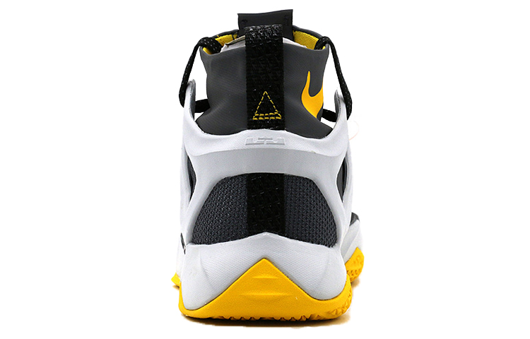 Lookbook Nike Ambassador 8 'Hitam Abu-Abu Kuning' 818678-007