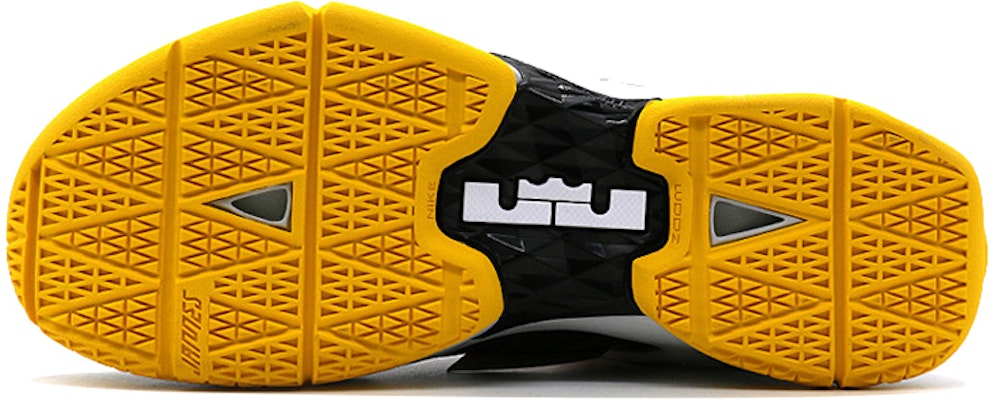 Nike Ambassador 8 使者8 詹姆斯 中筒 實戰籃球鞋 男款 黑灰黃 Shop Nike Ambassador 8 使者8 詹姆斯 中筒 實戰籃球鞋 男款 黑灰黃