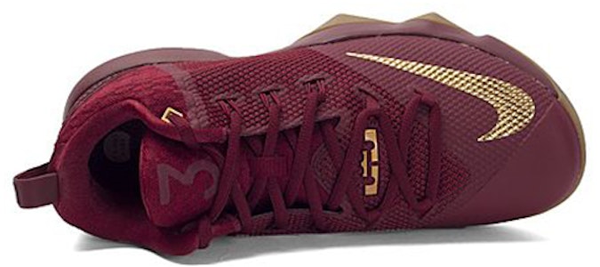 Nike Ambassador 9 Team Red Metallic Gold 中筒 實戰籃球鞋 男款 紅金 Lookbook Nike Ambassador 9 Team Red Metallic Gold 中筒 實戰籃球鞋 男款 紅金