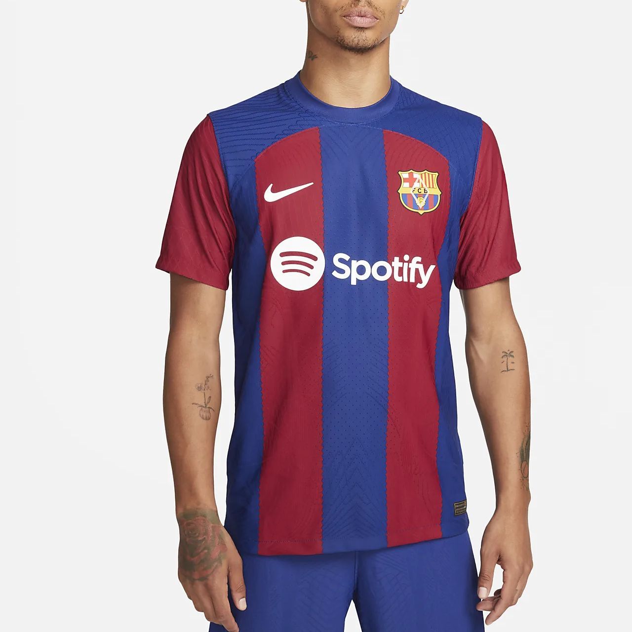 Sizing 나이키 바르셀로나 23/24 홈 저지 블루 반팔 남성용 축구 셔츠. DX2615-456