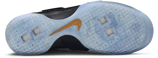 耐克篮球勒布朗凯里四胜五场四十一冠军包 925430-900 5