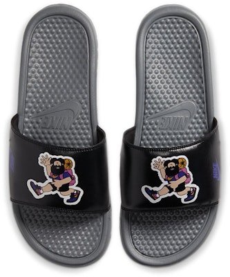 耐克Benassi JDI印花拖鞋“徒步旅行卡通” 631261-037 Lookbook 耐克Benassi JDI印花拖鞋“徒步旅行卡通” 631261-037