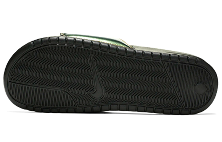 Shop Nike Benassi JDI SE 拖鞋 黑綠紅