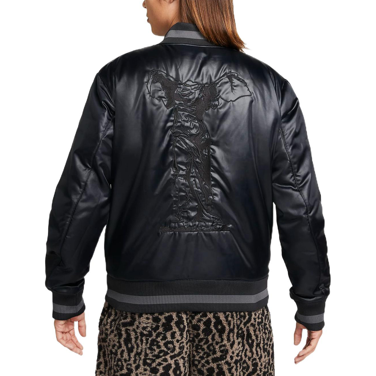 Details for Nike Jaket Hangat Butang Corak Huruf Hitam DQ6204-045