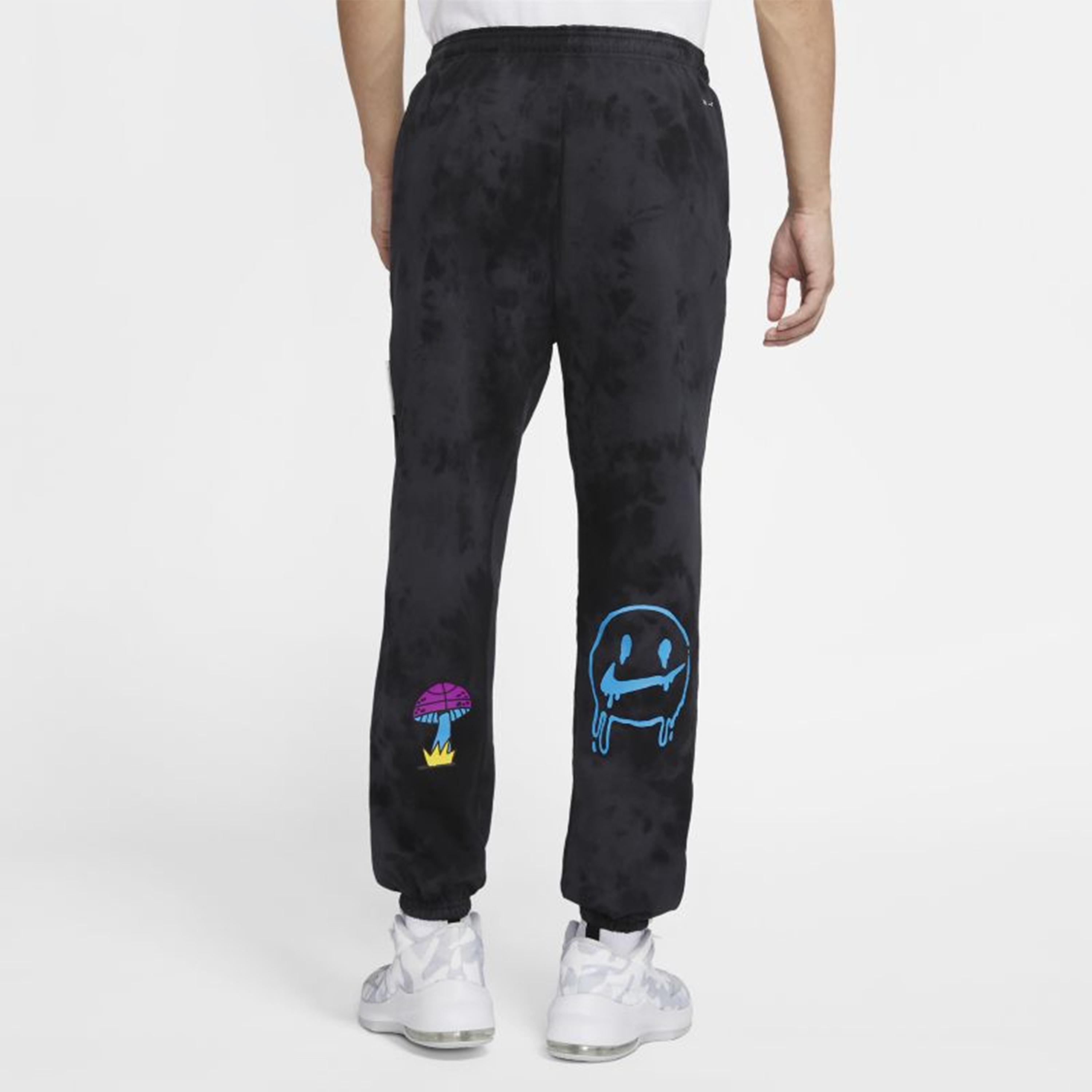 Details for Nike Celana Basket Knit Hitam Berlapis Fleece Bordir Grafiti. CU3624-010