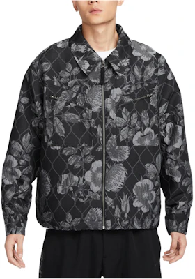 Nike 黑色印花防水多口袋休閒夾克 FN2673-010 Shop Nike 黑色印花防水多口袋休閒夾克 FN2673-010