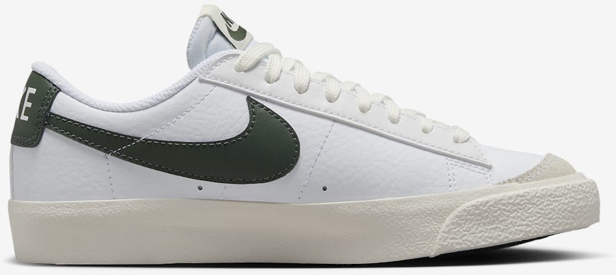 (JR) Nike Blazer Low ‘77 'Blanco Sail Vintage' DA4074-124 Lookbook (JR) Nike Blazer Low ‘77 'Blanco Sail Vintage' DA4074-124