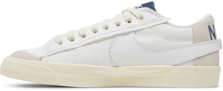 Nike Blazer Low '77 Jumbo SE 'Putih Biru Tua Malam' FD0378-121 Lookbook Nike Blazer Low '77 Jumbo SE 'Putih Biru Tua Malam' FD0378-121