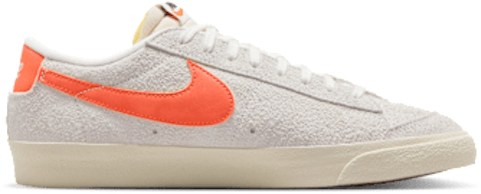 Nike Blazer Low '77 Premium zapatillas. HF3158-100 Lookbook Nike Blazer Low '77 Premium zapatillas. HF3158-100
