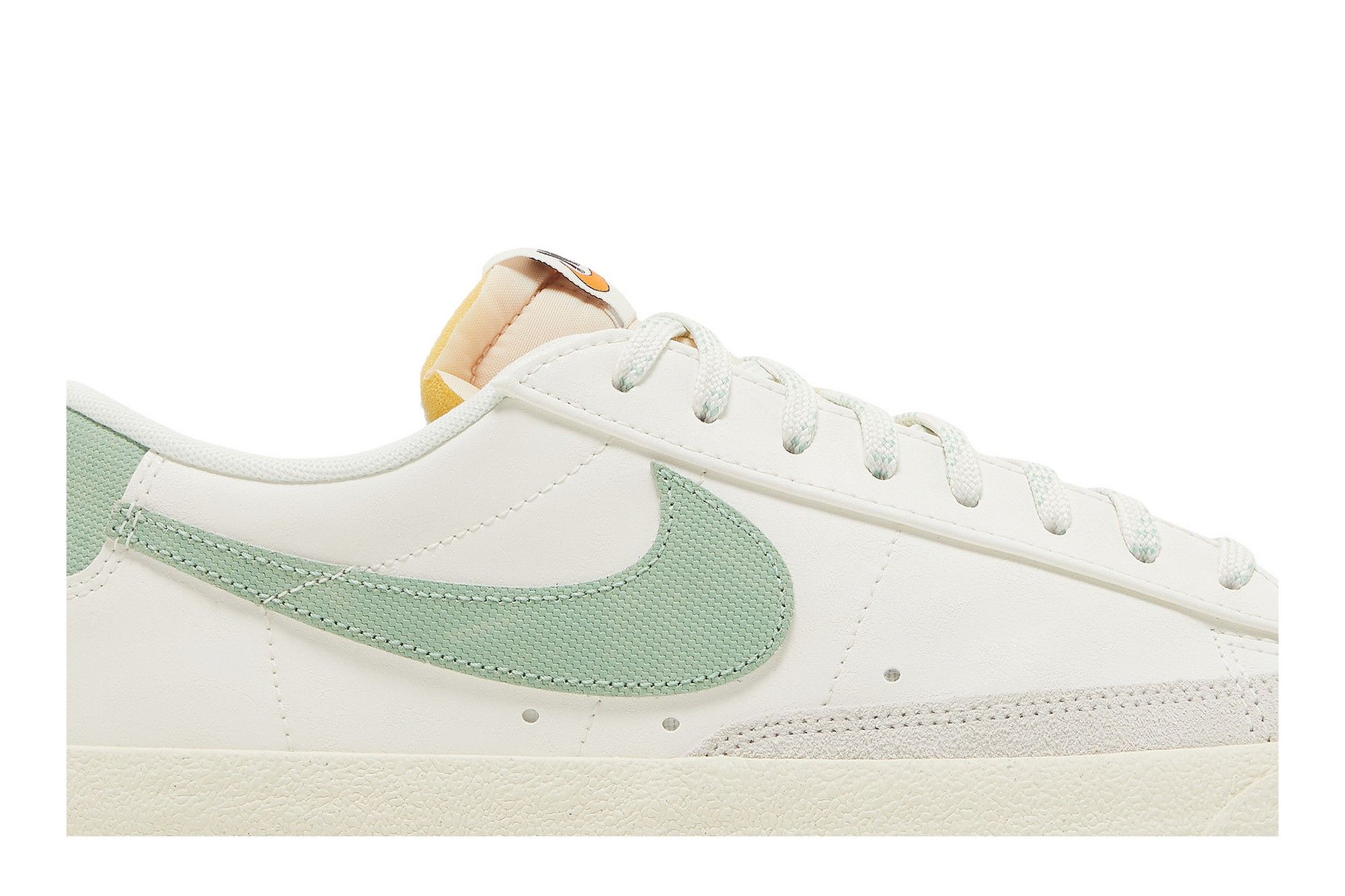 Lookbook Nike Blazer Low ’77 PRM 'Certified Fresh' Sneakers Terbaru DO9799-100