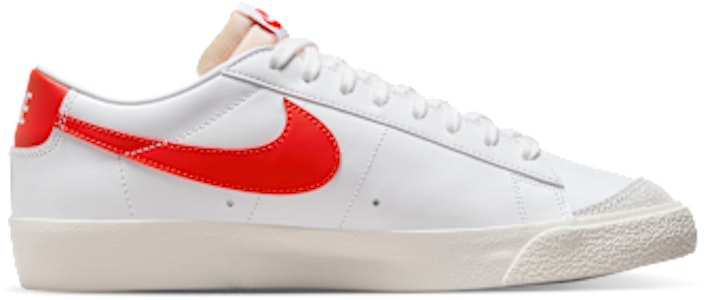 Nike Blazer Low ''77 Vintage Putih/Jual/Crimson Terang DA6364-114 Lookbook Nike Blazer Low ''77 Vintage Putih/Jual/Crimson Terang DA6364-114