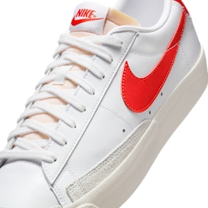 Nike Blazer Low ''77 Vintage Putih/Jual/Crimson Terang DA6364-114 Sizing Nike Blazer Low ''77 Vintage Putih/Jual/Crimson Terang DA6364-114